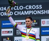 Van der Poel logra su sexto título de campeón del mundo de ciclocrós