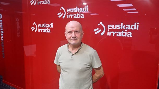 Juan Gorostidi: "Hegoak ebaki banizkio-k ereserkiaren sindromea dauka"