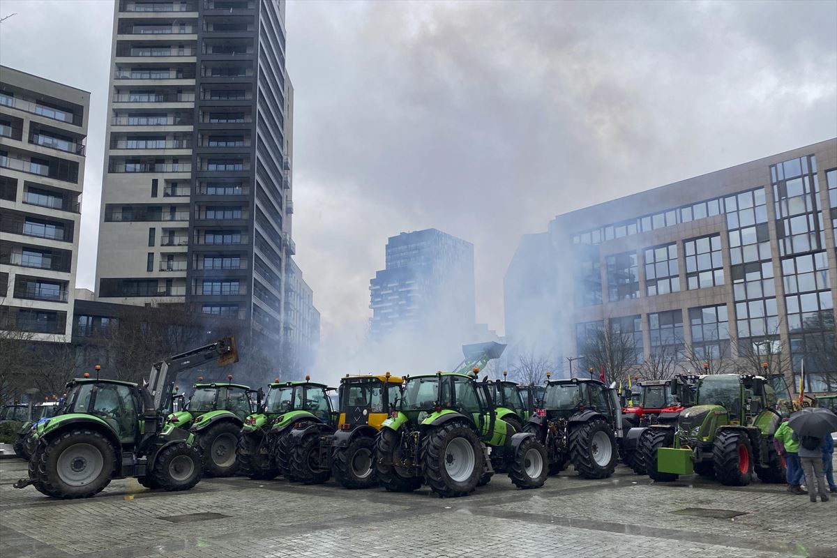 Protesta de los agricultores y ganaderos el pasado febrero en Bruselas. Foto: EFE