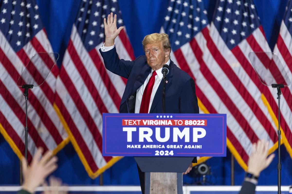 Donald Trump en su último acto de campaña. Foto: EFE