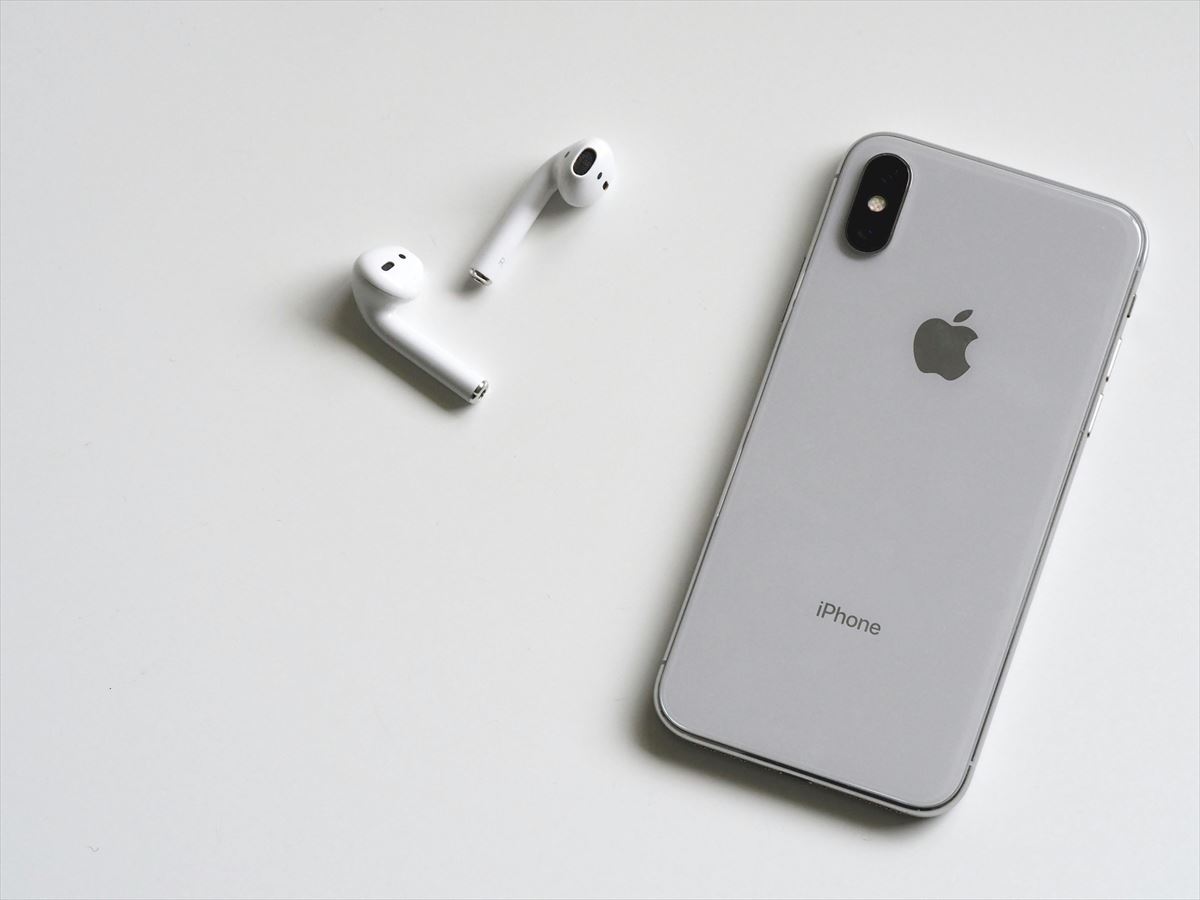 Un teléfono de Apple. Foto: pexels.com