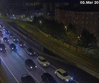 La A-8 recupera la normalidad tras registrarse retenciones de hasta 4 kilómetros en Bilbao por un accidente