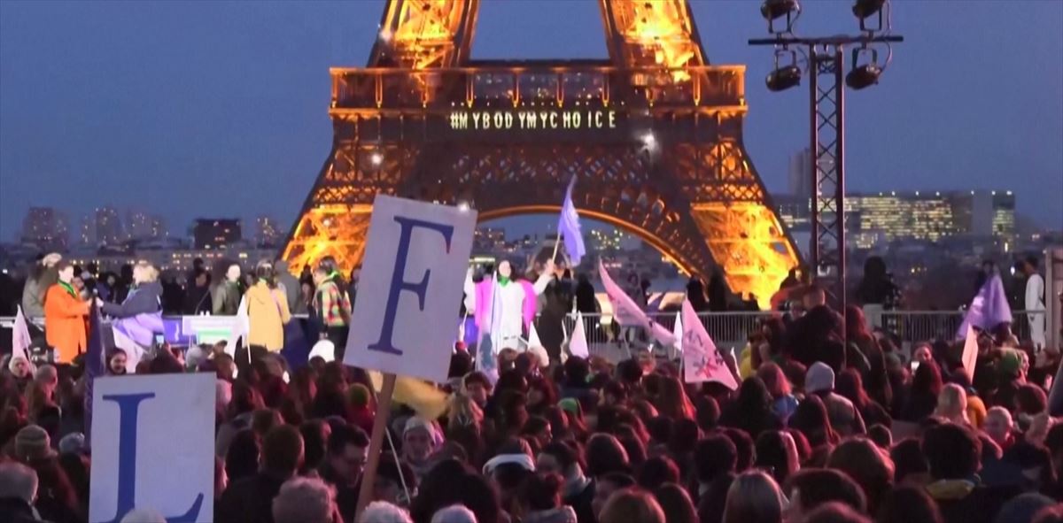 Celebración en París. Imagen obtenida de un vídeo de Reuters.