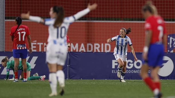 Amaiur Sarriegi acaba de marcar el gol de la Real, y se dispone a celebrarlo. Foto: EFE. 