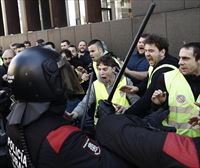 Nafarroako alderdiek kritikatu dute Parlamentuari eraso egiten saiatu izana, baina neurri ezberdinean