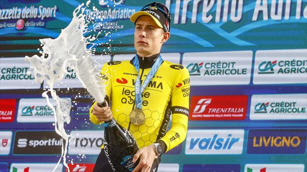 Jonas Vingegaardek Tirreno-Adriatikoko bosgarren etapa irabazi du Argazkia: EFE