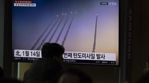 Corea del Sur se hace eco del lanzamiento de misiles de Corea del Norte. Foto: EFE