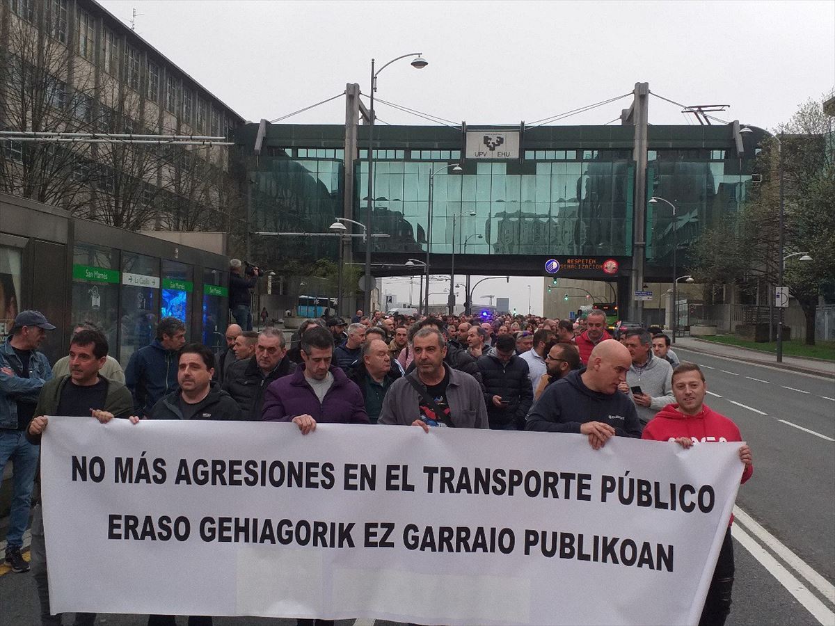 En Bilbao, los trabajadores se han manifestado desde la sede de EITB. Foto: ELA