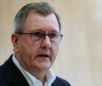 Jeffrey Donaldson lider unionistak dimisioa eman du, sexu delitu bat egotzi baitiote
