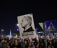 Más de 100 000 manifestantes piden la dimisión de Netanyahu en Jerusalén en la mayor movilización desde el 7-O
