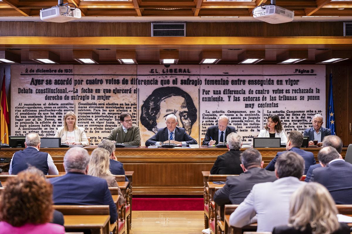 Sesión constitutiva de la comisión de investigación del caso Koldo en el Senado. Foto: EFE