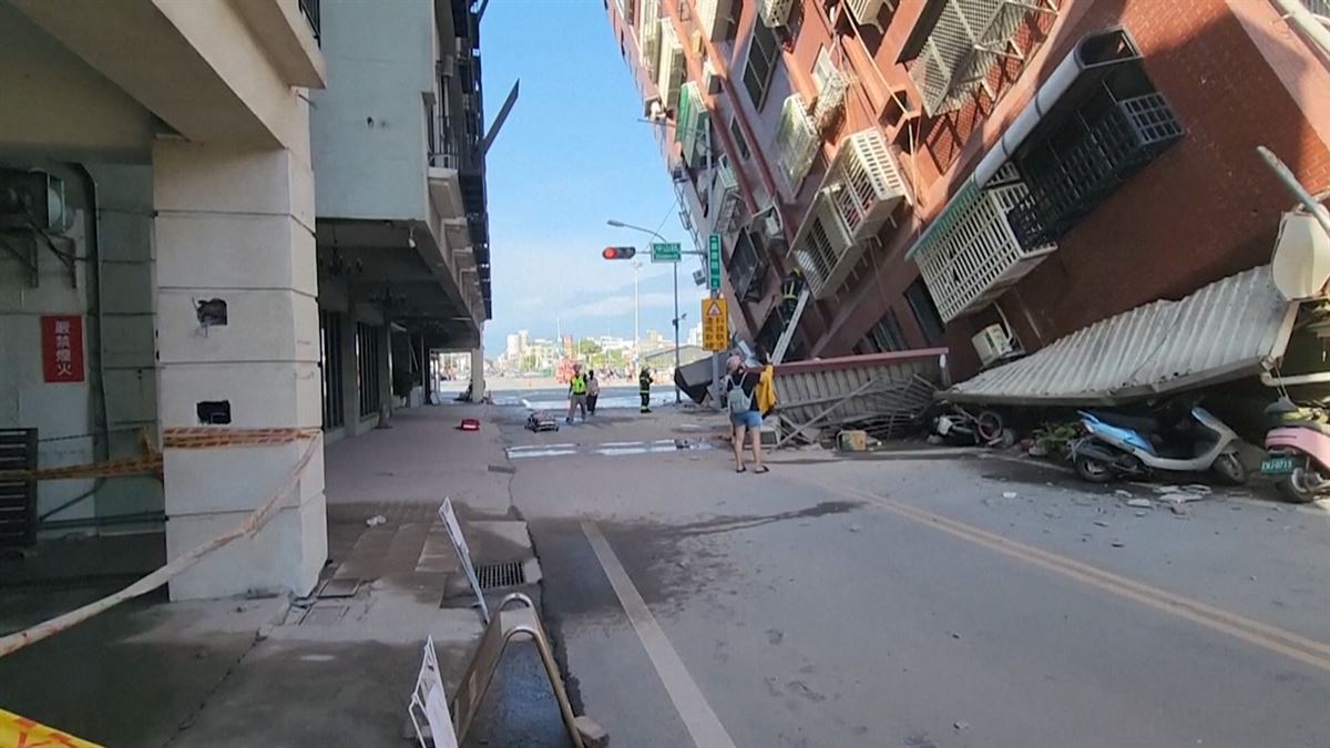Un edificio a punto de colapsar en Hualien. 