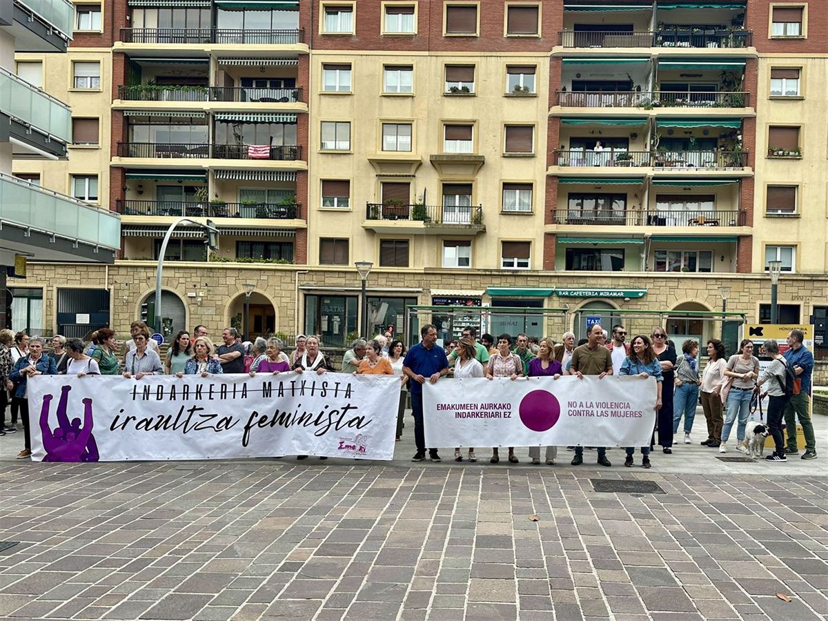 Concentración contra la violencia machista en Hondarribia. Foto: Ayuntamiento de Hondarribia
