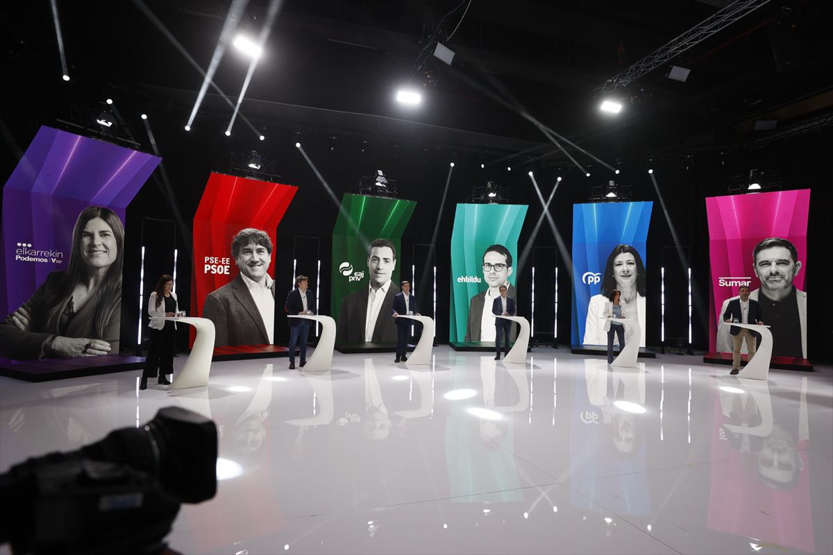 Debate electoral, ayer, en la sede de EITB Media de Bilbao.