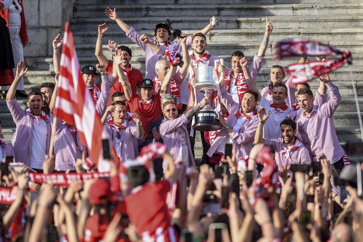 El Athletic, Bilbao y Bizkaia han vivido una gran fiesta con el recibimiento. Foto: EFE.