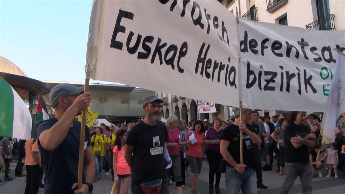 Un momento de la manifestación de Azpeitia. EITB Media. 
