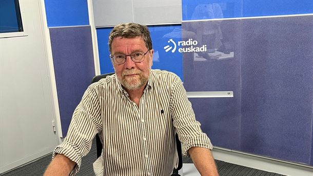 Josetxo Álvarez en los estudios de Radio Euskadi. EITB MEDIA