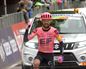 Simon Carr deja a Higuita y se lanza en solitario hacia la victoria en la etapa reina del Tour de los Alpes