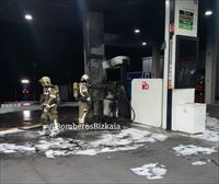Detenido por prender fuego a unas garrafas de combustible en una gasolinera de Leioa