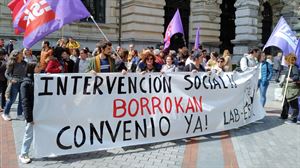 Protesta ante la Diputación de Bizkaia. Foto: LAB