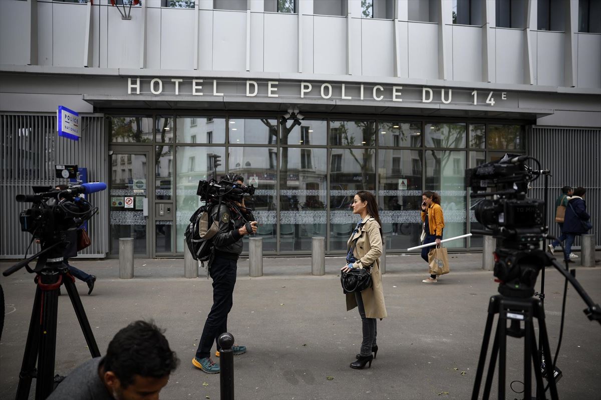 Gerard Depardieu aktorea atxilotuta dago Parisko polizia-etxe batean. Argazkia: EFE