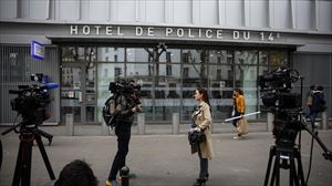 El actor francés Gérard Depardieu está bajo custodia policial en una comisaría de París. Foto: EFE