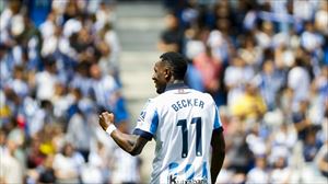 Sheraldo Becker celebra su gol al Las Palmas. Foto: EFE