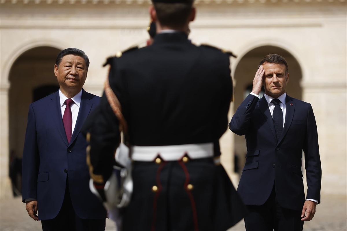 Xi Jinping y Emmanuel Macron, hoy en París. 