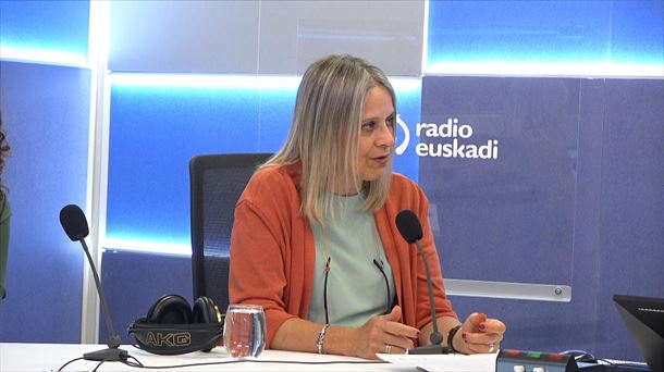 Raquel Martí, directora ejecutiva de UNRWA en Radio Euskadi. Foto: EITB Media