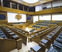 Los 27 parlamentarios electos de EH Bildu recogen este lunes sus acreditaciones