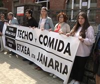 Colectivos sociales denuncian en Pamplona la falta de alojamiento y comida para las personas sin hogar