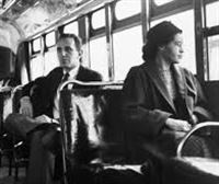 Rosa Parks, precursora de la lucha contra la segregación racial 