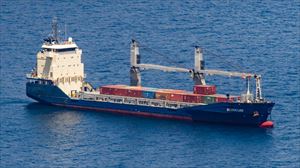 El carguero ''Borkum'' fondeado en el cabo Tiñoso, en Cartagena. 