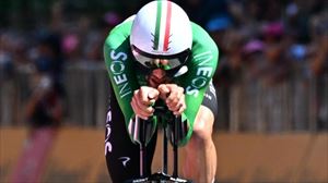 Filippo Ganna vuela en la segunda contrarreloj del Giro de Italia