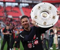 Xabi Alonsok zuzendutako Bayer Leverkusenek partidarik galdu gabe amaitu du Bundesliga