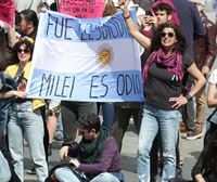 Celebran la marcha ''Todos a Colón contra el fascismo'', coincidiendo con la cumbre de ultraderecha de Vox