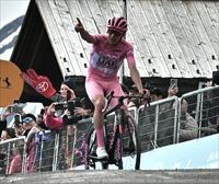 Italiako Giroko etapa nagusiaren azken kilometroak eta txirrindularien helmugaratzea