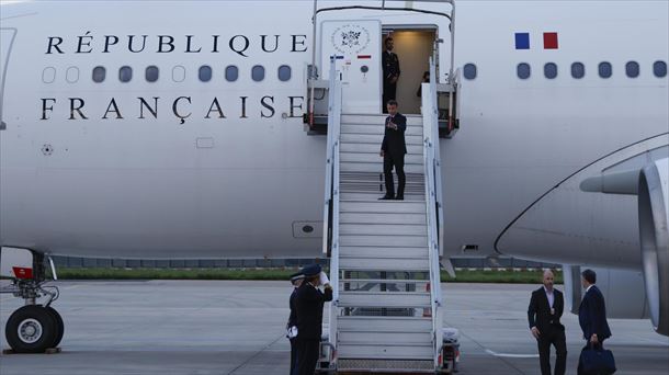 Emmanuel Macron Frantziako presidentea, Kaledonia Berrira abiatzen. Argazkia: EFE