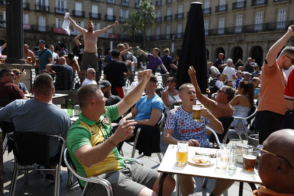 Aficionados ingleses en Bilbao. Foto: EFE Aficionados ingleses en Bilbao. Foto: EFE