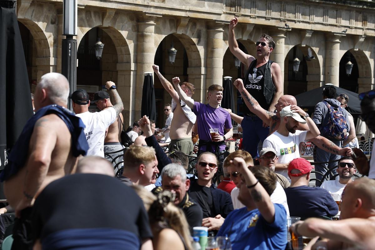 Aficionados ingleses en Bilbao. Foto: EFE Aficionados ingleses en Bilbao. Foto: EFE