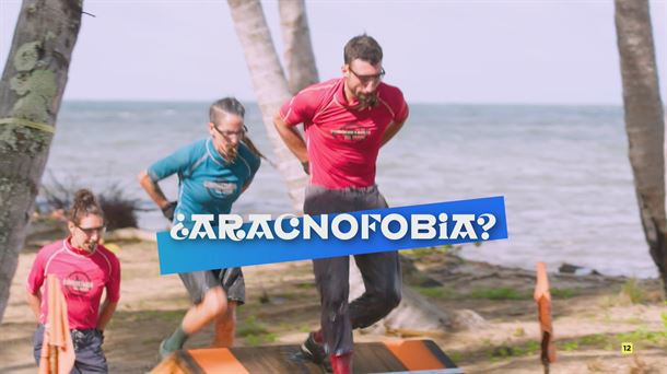 Álex, Carra y Ari en el juego de las cacatas del Álex, Carra y Ari en el juego de las cacatas del