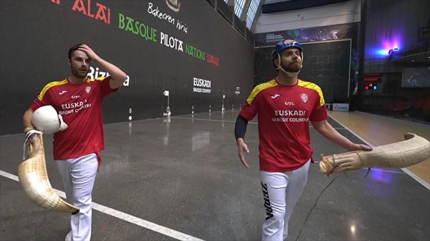 Ruben Bailok eta Cosme Aguirrek finalerdietara eraman dute Espainiako selekzioa. Argazkia: EITB Media. Ruben Bailok eta Cosme Aguirrek finalerdietara eraman dute Espainiako selekzioa. Argazkia: EITB Media.