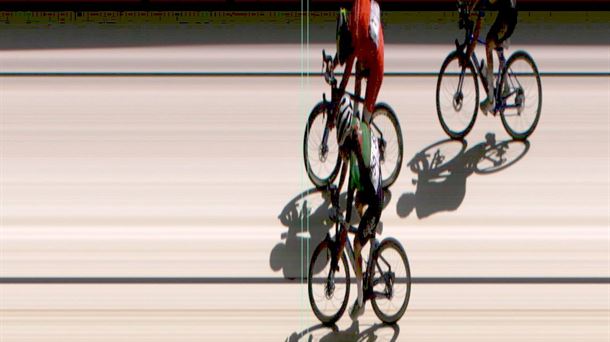 Foto finish. Foto: @RFECiclismo Foto finish. Foto: @RFECiclismo