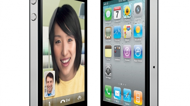 Steve Jobs presenta el iPhone 4, con nuevo diseño y más resolución