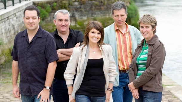 Les journalistes radio et télé de l'antenne bayonnaise d'EITB: Franck Dolosor, Andoni Lizeaga, Pantxika Delobel, Guillaume Irigoyen et Jasone Iroz. Photo: EITB