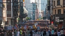 8.000 'indignados' han salido a las calles de Bilbao. Foto:EFE