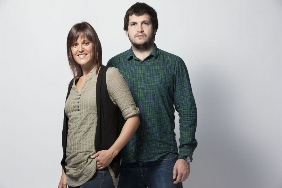 'B Aldea': Ainhoa Urretabizkaia y Xabier Doncel. De lunes a jueves, de 21:00 a 22:00. Foto: EITB