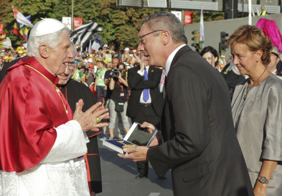 Gallardón entrega las Llaves de Oro de la ciudad al Papa. Foto: EFE
