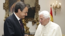 Benedicto XVI se ha reunido con Zapatero en la Nunciatura. Foto: EFE title=