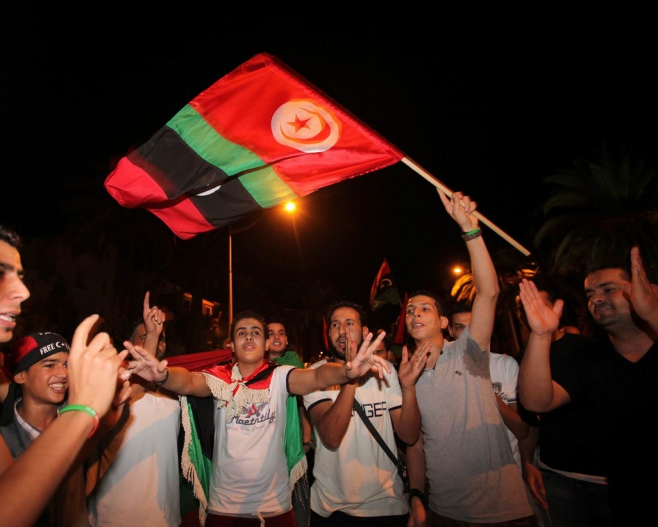 Los rebeldes toman el control de casi toda Trípoli y buscan a Gadafi